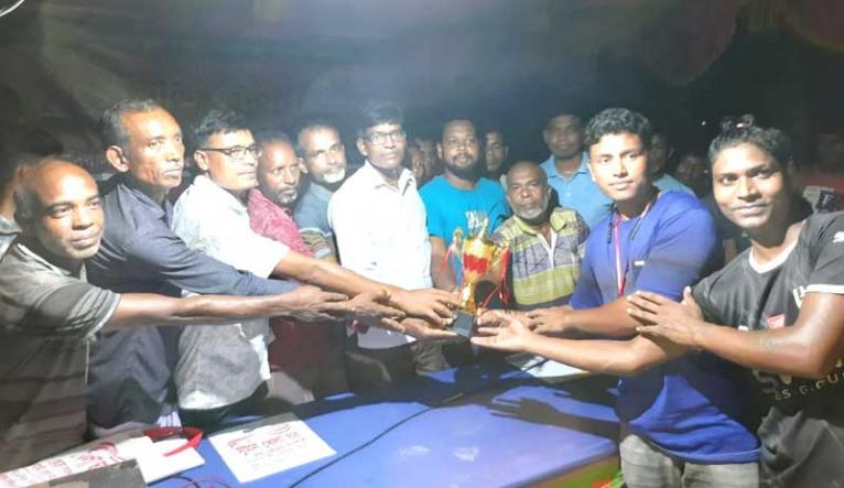 বগুড়া শেরপুরে আদিবাসী ছাত্র পরিষদের উদ্যোগে প্রীতি ফুটবল টুর্নামেন্ট অনুষ্ঠিত