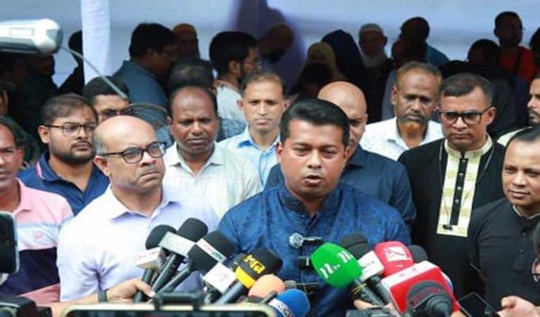 নারায়ণগঞ্জে জেলা প্রশাসনের আয়োজনে স্বেচ্ছায় রক্তদান কর্মসূচি পালন